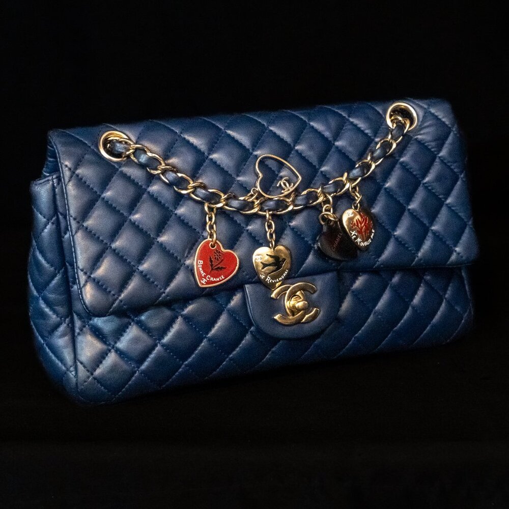 โค๏ธVALENTINE'S SPECIALโค CHANEL Valentine's Charms Matelasse Quilted Lambskin Blue - Picture 15 of 15